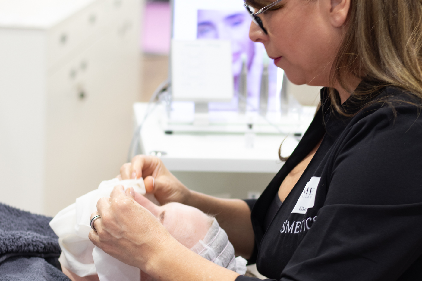 Professionelle Needling Behandlung im Institut