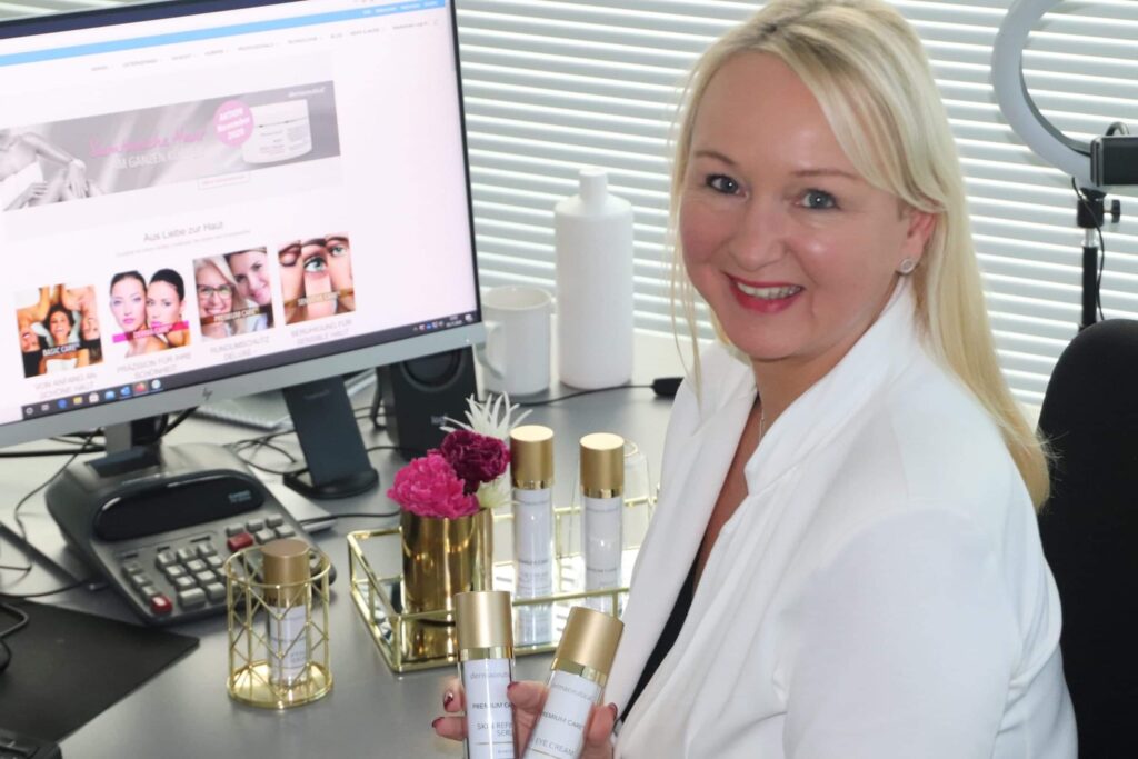 Anti Aging Premium Linie zeigt Sandra Willms von dermaceutical